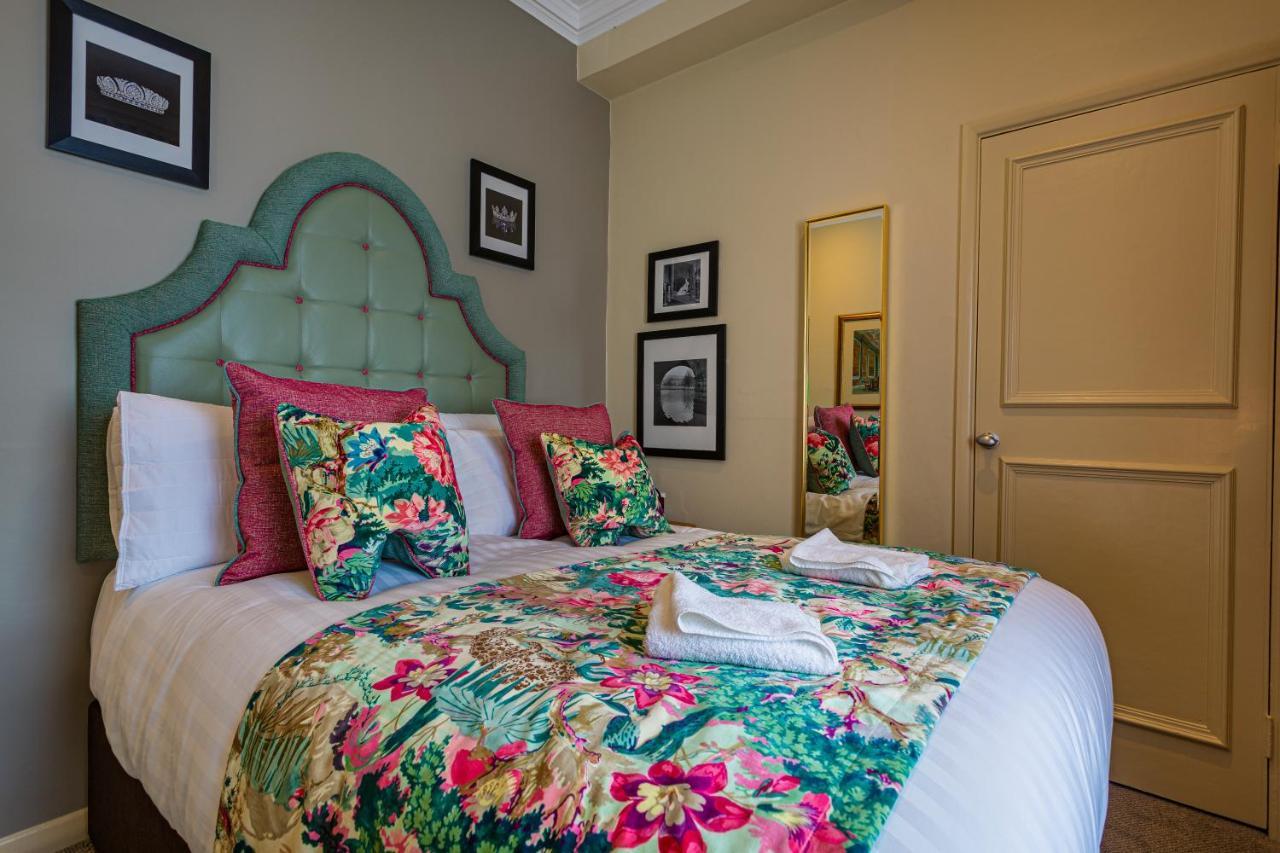 The Rutland Arms Hotel, Bakewell, Derbyshire エクステリア 写真