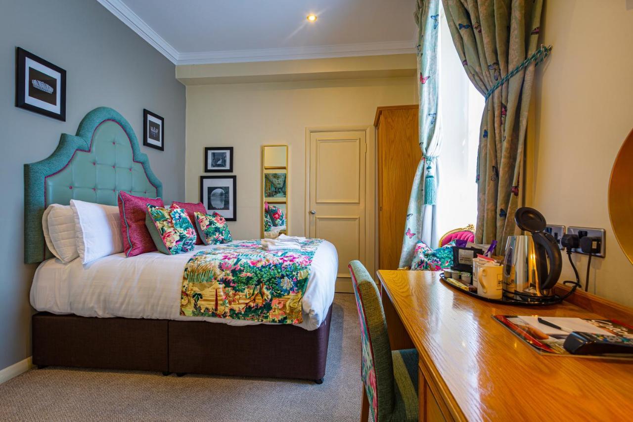 The Rutland Arms Hotel, Bakewell, Derbyshire エクステリア 写真