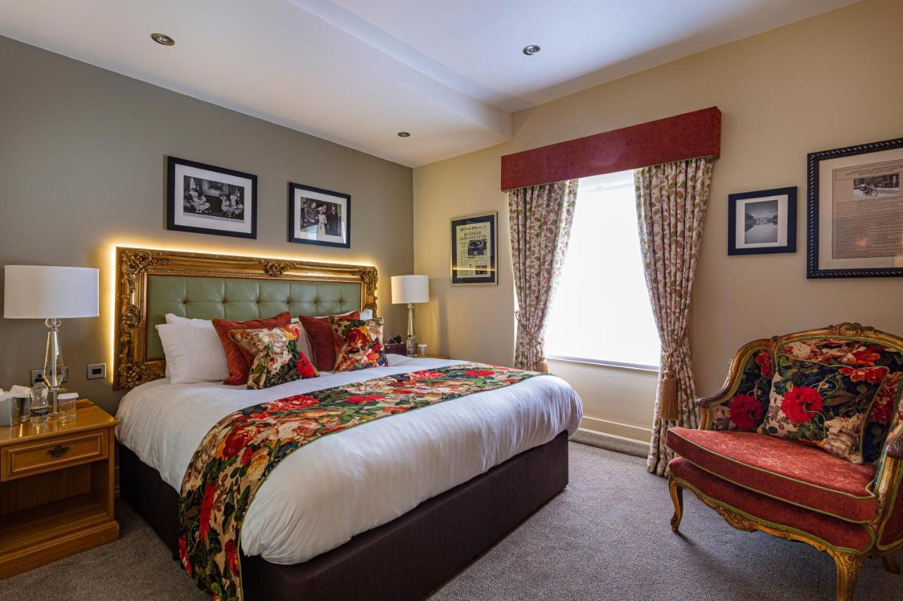 The Rutland Arms Hotel, Bakewell, Derbyshire エクステリア 写真