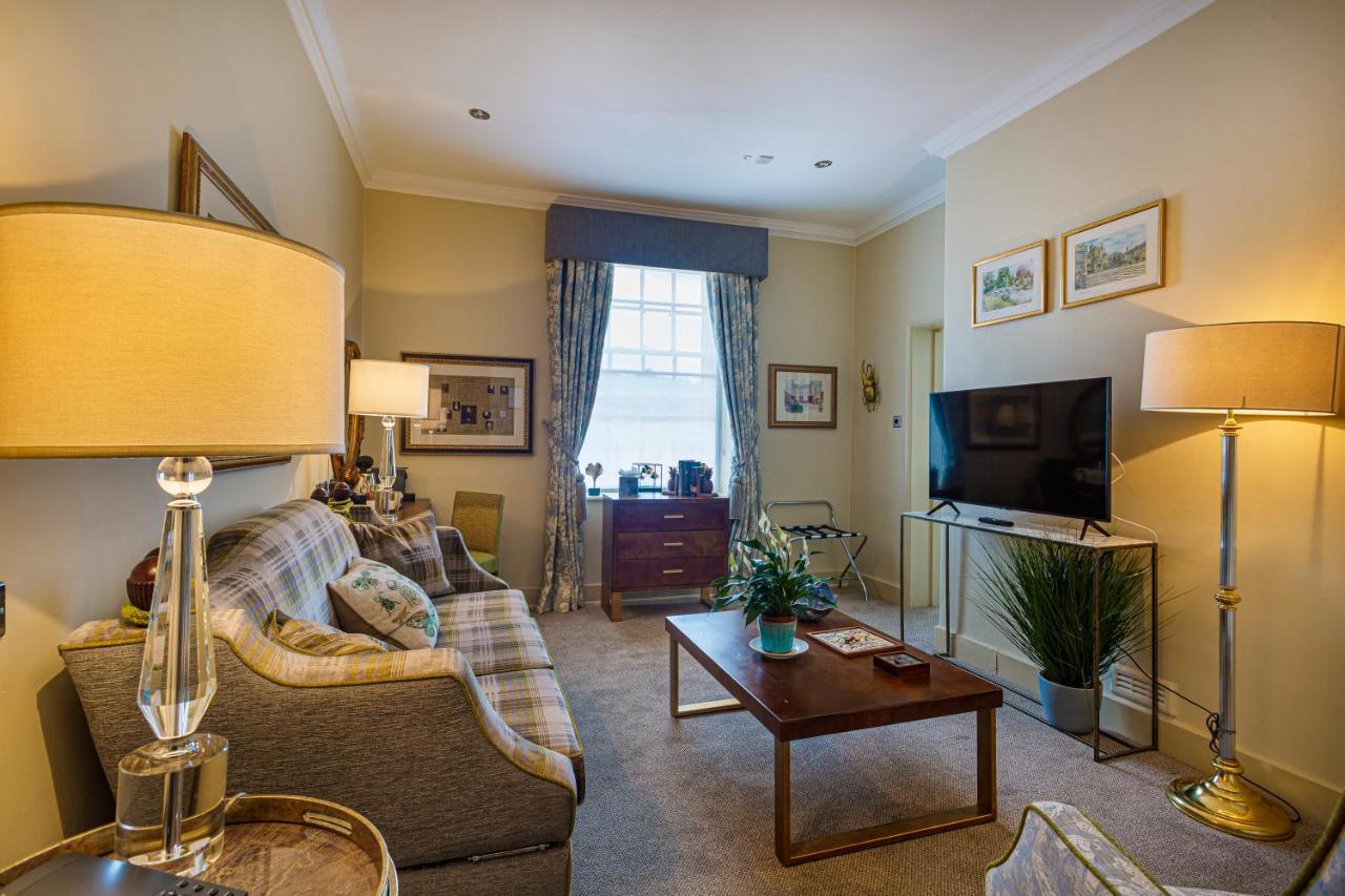 The Rutland Arms Hotel, Bakewell, Derbyshire エクステリア 写真