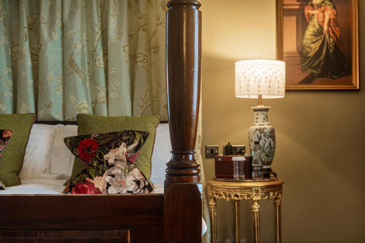 The Rutland Arms Hotel, Bakewell, Derbyshire エクステリア 写真