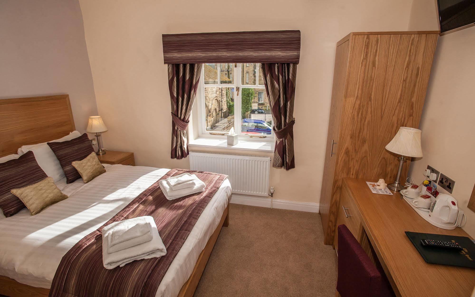 The Rutland Arms Hotel, Bakewell, Derbyshire エクステリア 写真